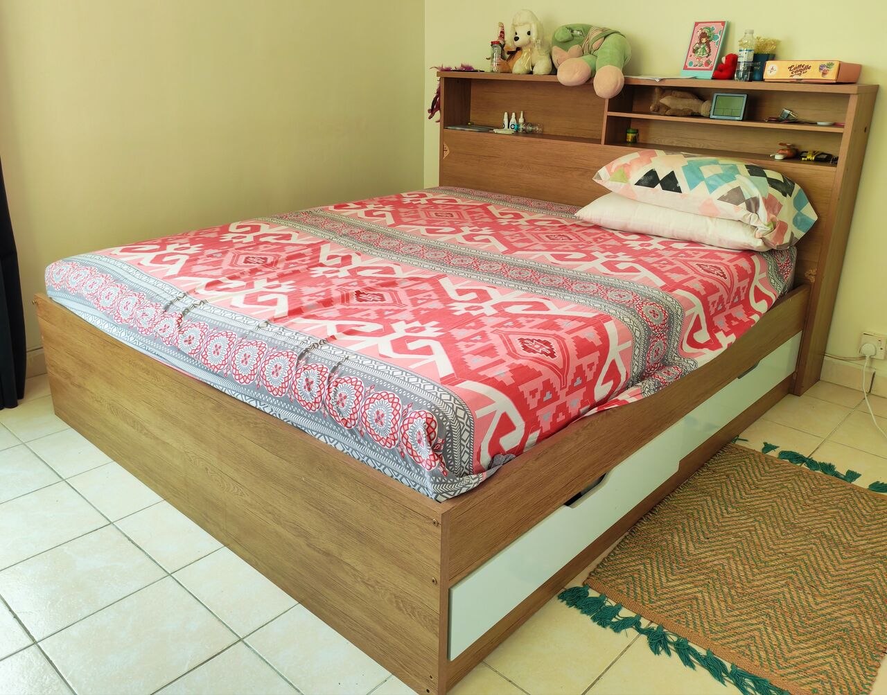 Al Rawabi, Furniture, SAR 800,  King Size Bed With Mattress