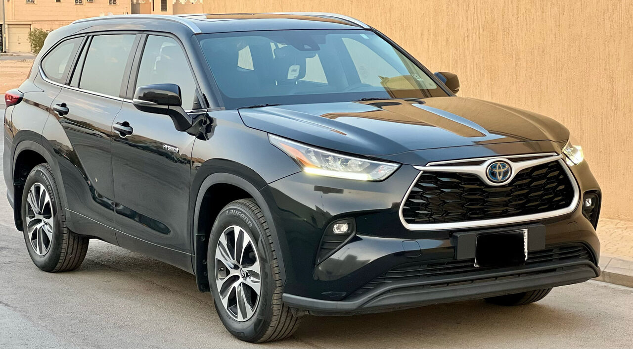 Riyadh, Vehicles, Cars & Trucks , SAR 135,  Toyota Highlander Hybrid,  2023,  Automatic,  53198 KM,    Full Option All Original Paint Without Accident
