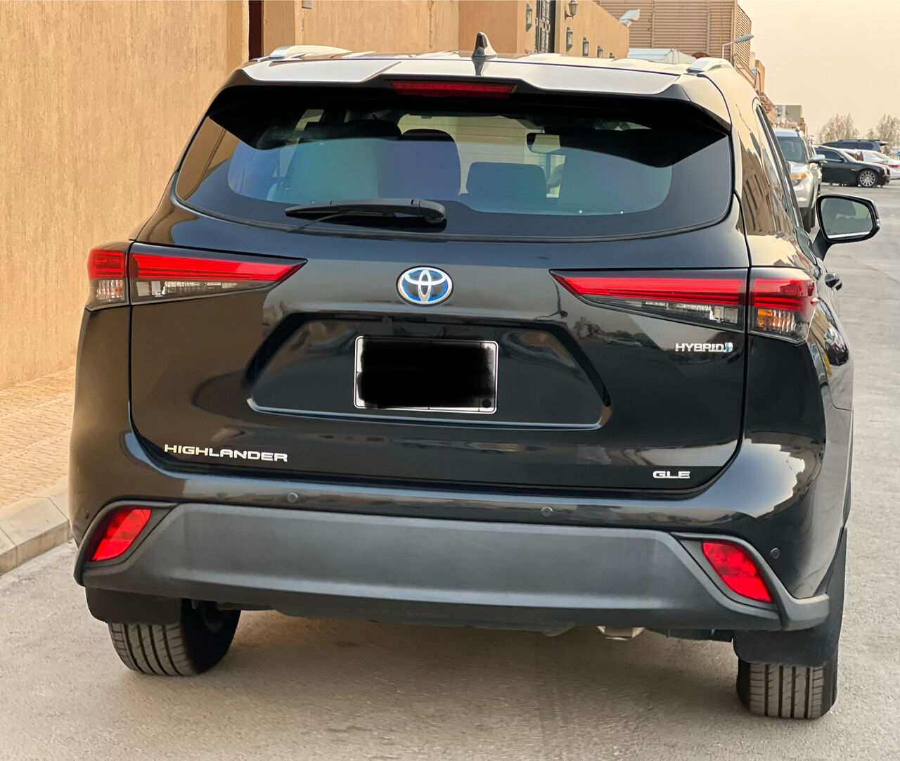 Riyadh, Vehicles, Cars & Trucks , SAR 135,  Toyota Highlander Hybrid,  2023,  Automatic,  53198 KM,    Full Option All Original Paint Without Accident