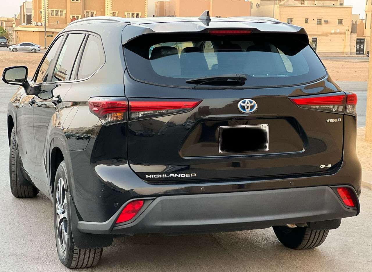 Riyadh, Vehicles, Cars & Trucks , SAR 135,  Toyota Highlander Hybrid,  2023,  Automatic,  53198 KM,    Full Option All Original Paint Without Accident