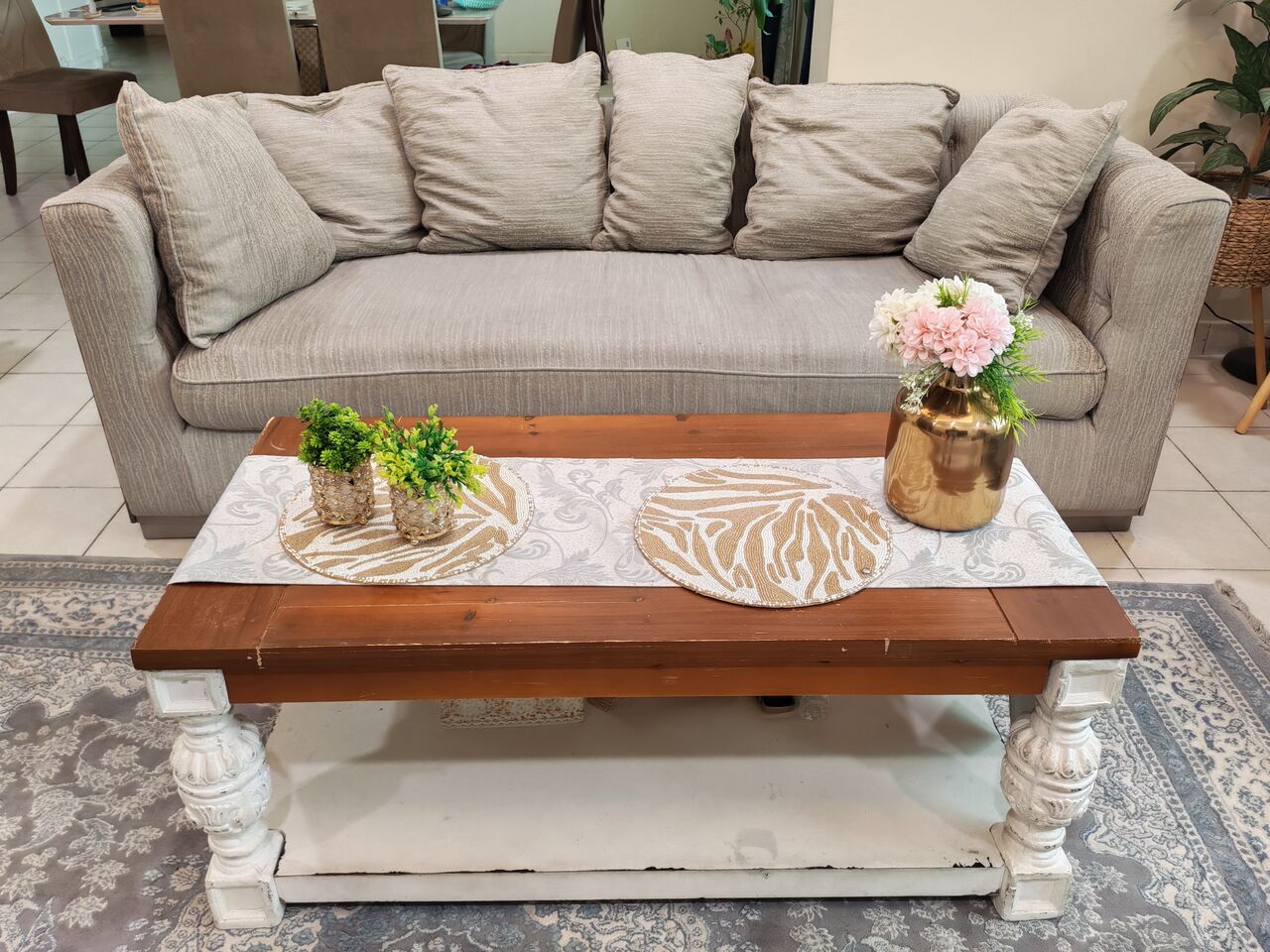 Al Rawabi, Furniture, SAR 900,  Luxurious Sofa (3 Seater) With Center Table