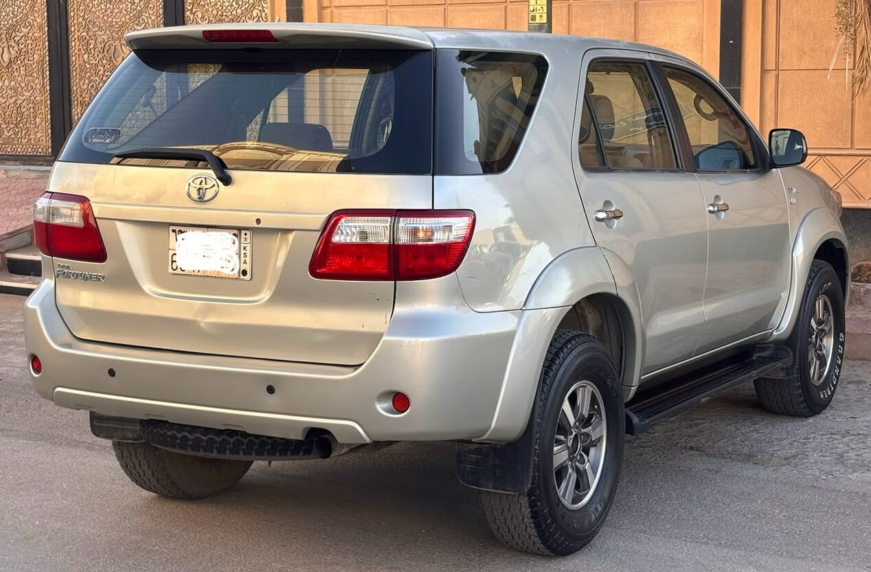 Riyadh, Vehicles, Cars & Trucks , SAR 36000,  Toyota Fortuner,  2011,  Automatic,  372 KM,     2.7 L All Original Condition