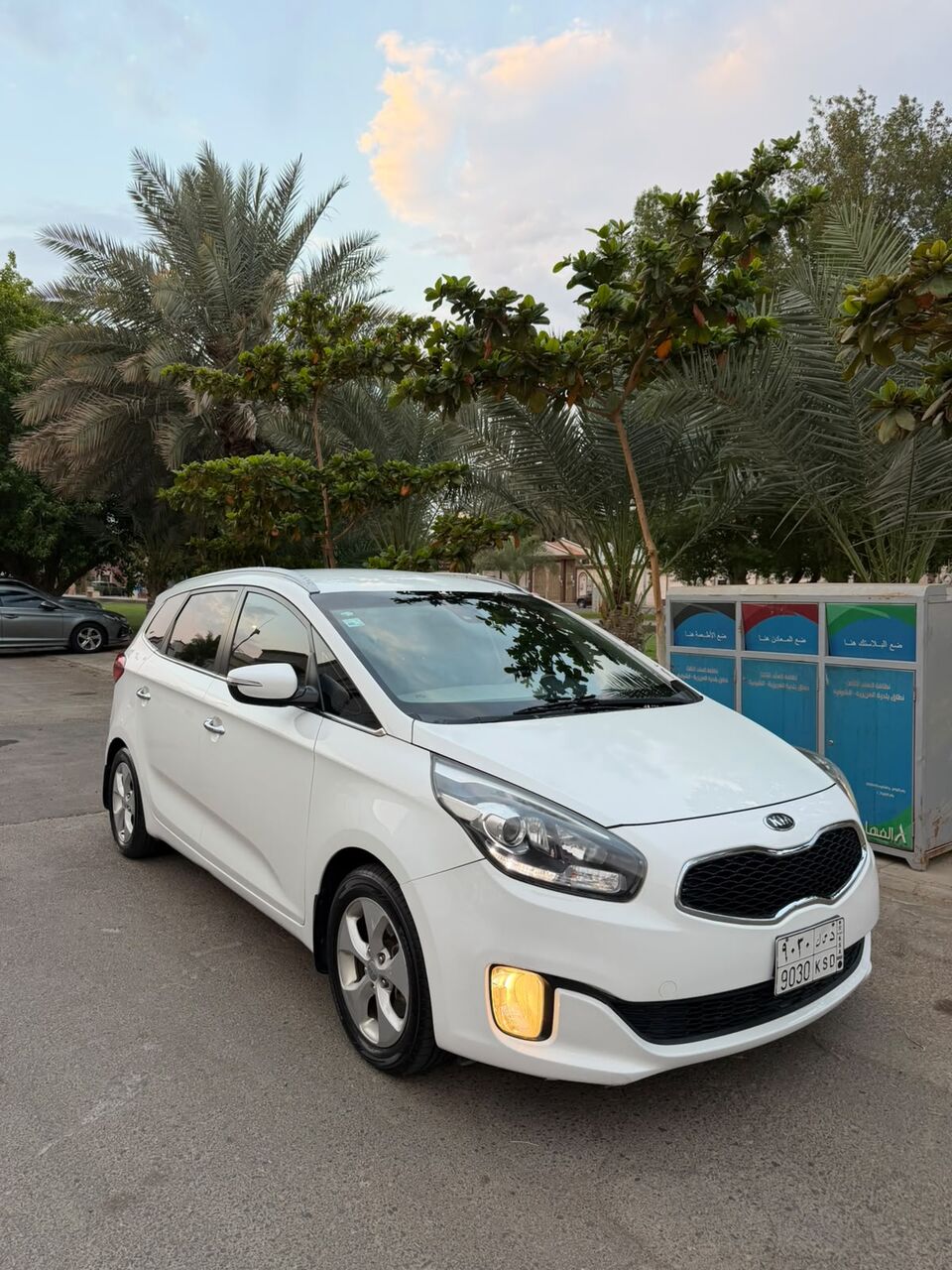 Jeddah, Vehicles, Cars & Trucks , SAR 26000,  Kia Carens For The Sale,  2016,  Automatic,  170 KM,