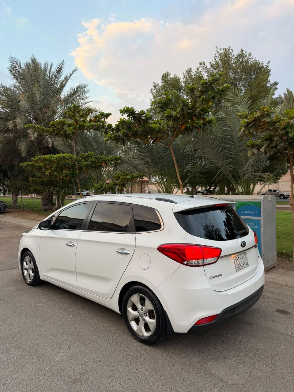 Jeddah, Vehicles, Cars & Trucks , SAR 26000,  Kia Carens For The Sale,  2016,  Automatic,  170 KM,