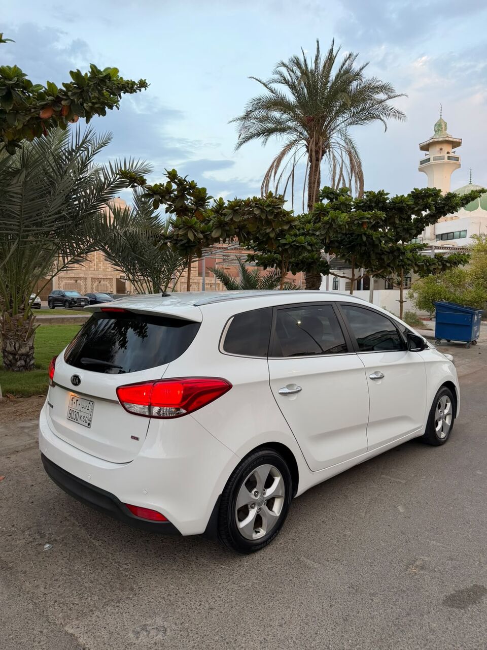 Jeddah, Vehicles, Cars & Trucks , SAR 26000,  Kia Carens For The Sale,  2016,  Automatic,  170 KM,
