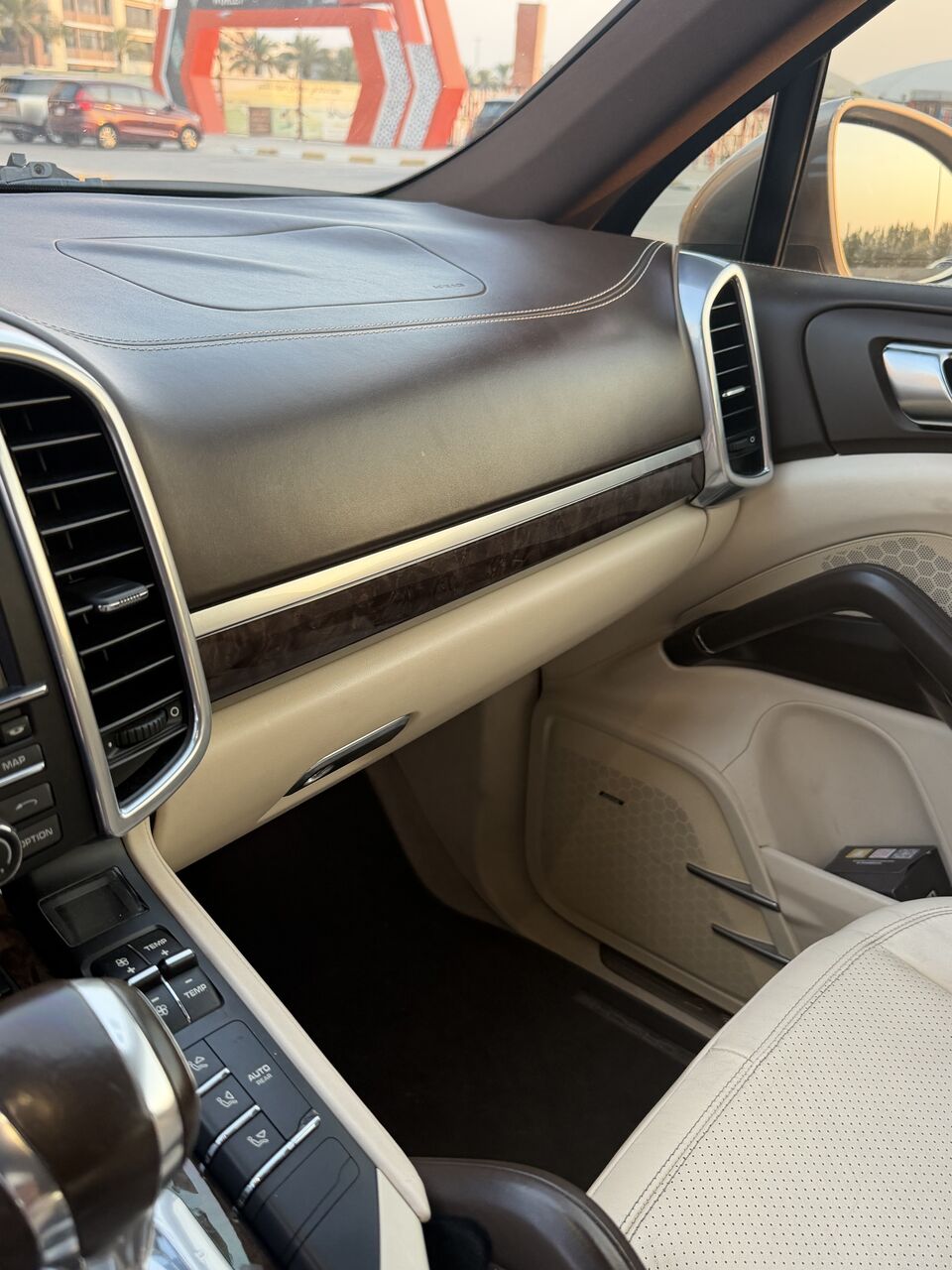 Dammam, Vehicles, Cars & Trucks , SAR 100000,  Porsche Cayenne,  2016,  Automatic,  205000 KM,