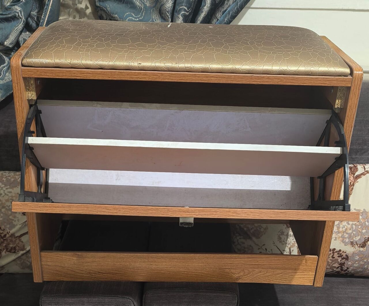 Jeddah, Household Items, SAR 50,  Dishwasher, Gaming Chair And Dressing Table Chair.