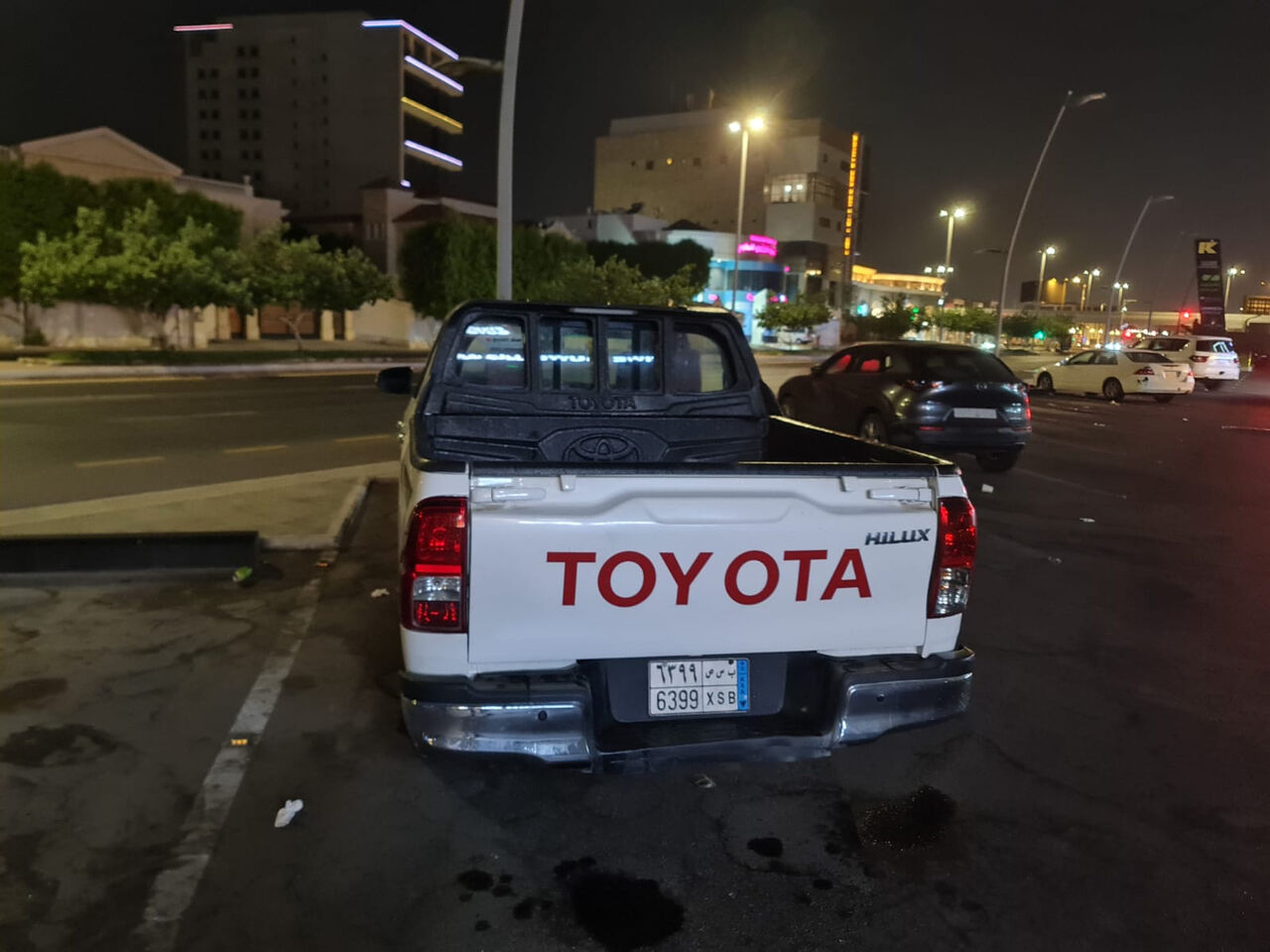 Jeddah, Vehicles, Cars & Trucks , SAR 66000,  Toyota Hilux,  2022,  Manual,  193000 KM,  Urgent Sale