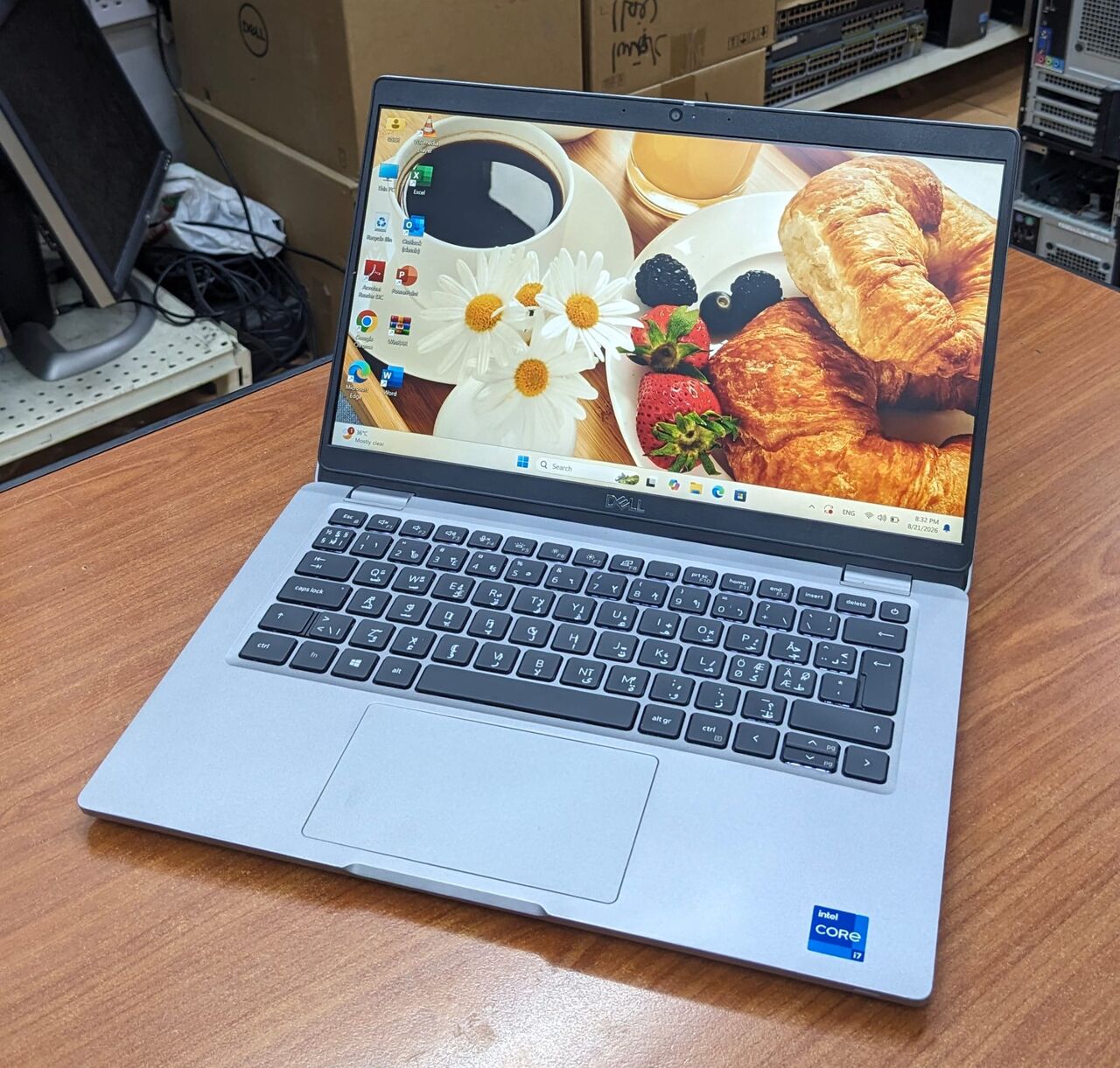 Manama, Tablet Computers, BHD 143,  DELL 11th Gen Core I7 Laptop Just Like New Condition 16GB RAM 13.3" FHD Display FREE GIFTS