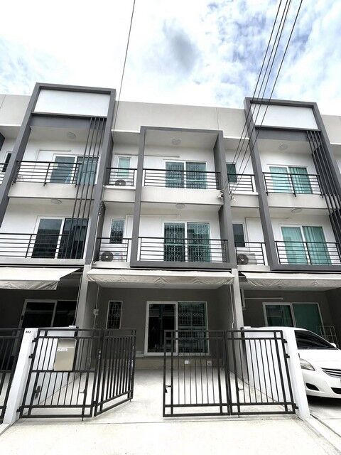 Bangkok, Villas, THB 30000,  20 Sq. Feet,  Townhome For Rent, 3 Floors, 3 Bedrooms, Baan Klang Muang, Suan Luang, Chaloem Phrakiat