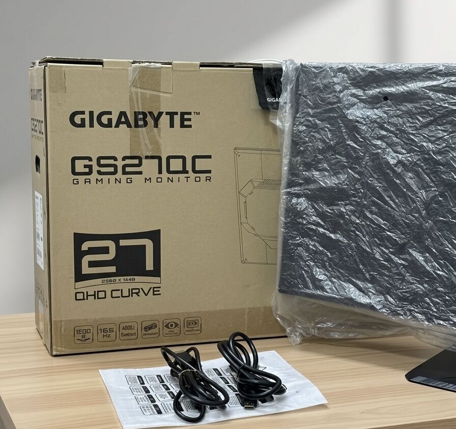 Riyadh, Computers, SAR 799,  Brand New Gigabyte Gaming Monitor 2K 27 Inches Curved Screen