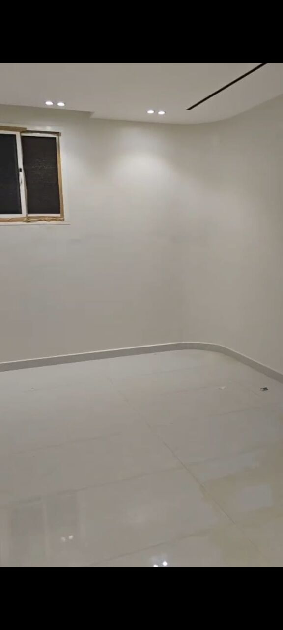 Al Naseem, Apartments, Flats, Houses & Villas, SAR 25000/year,  3 BR,  Family Apartment First Floor With Large Size 3 Beadrooms Well Maintain