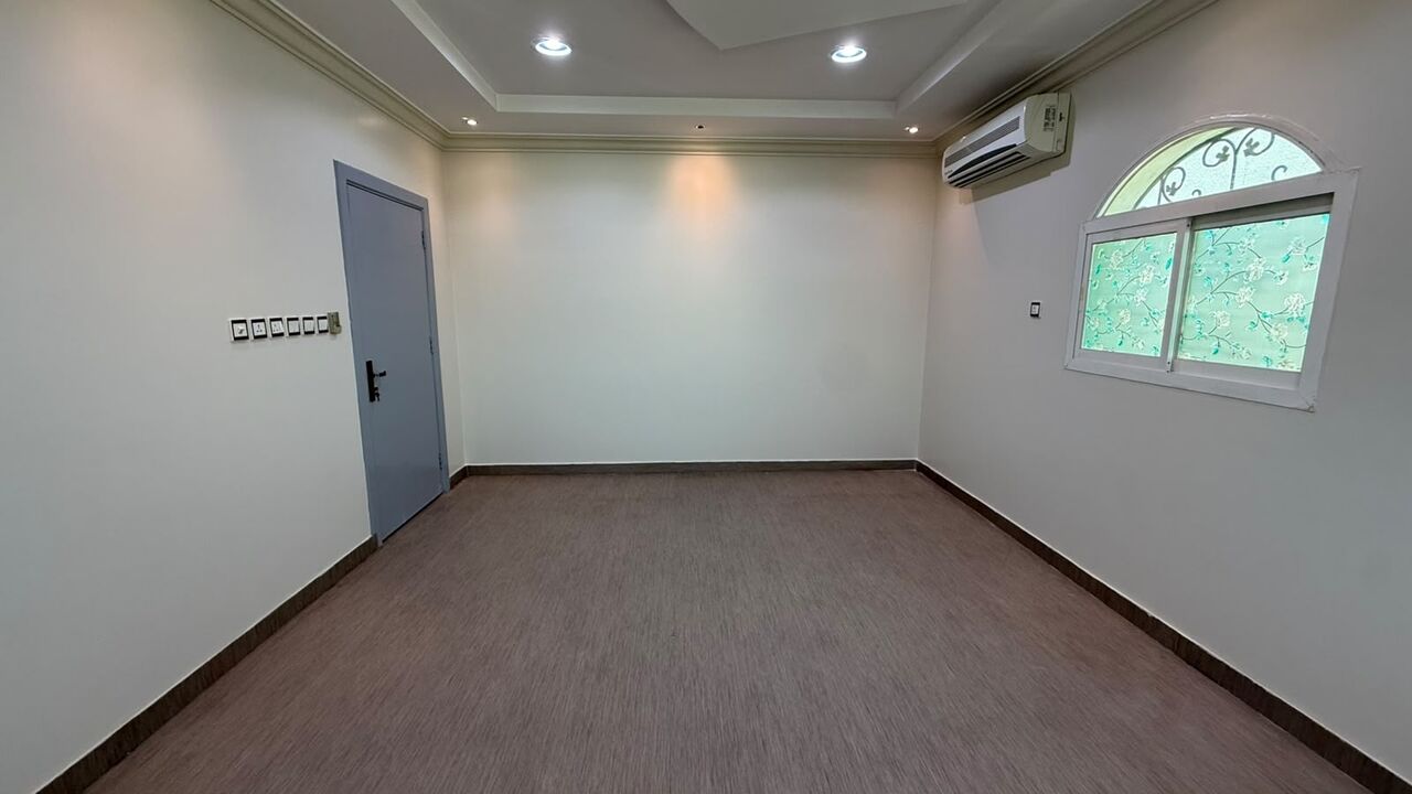 Al Salam, Apartments, Flats, Houses & Villas, SAR 50000/year,  4 BR,  Family Villa Whole Floor With Very Large Portion AC Kitchen Installed Specious House