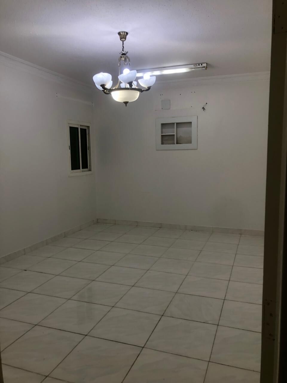 Al Rawdah, Apartments, Flats, Houses & Villas, SAR 35000/year,  3 BR,  Family Apartment 2nd Floor With Staris Large House With Open Galary Taris Well Lcoated