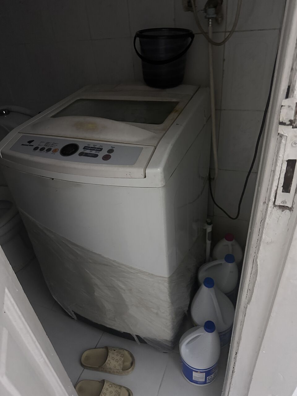 Jeddah, Electronics, SAR 1100,  Refrigerator And Washing Machine