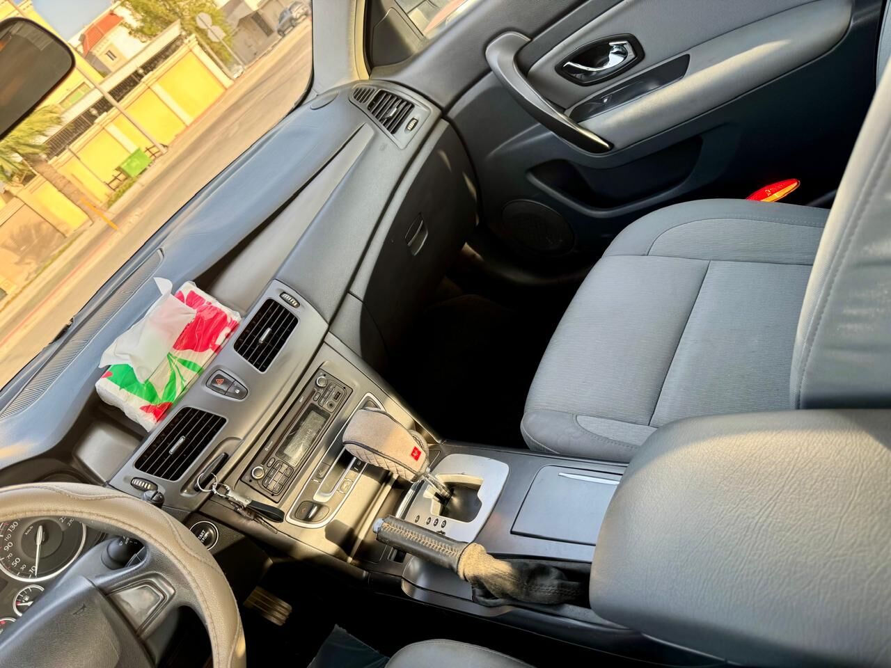 Dammam, Vehicles, Cars & Trucks , SAR 17500,  Renault Safrane,  2014,  Automatic,  117 KM,  Great Deal! Silver | 2.5L Engine | Very Low Mileage & Rear AC 🚗✨