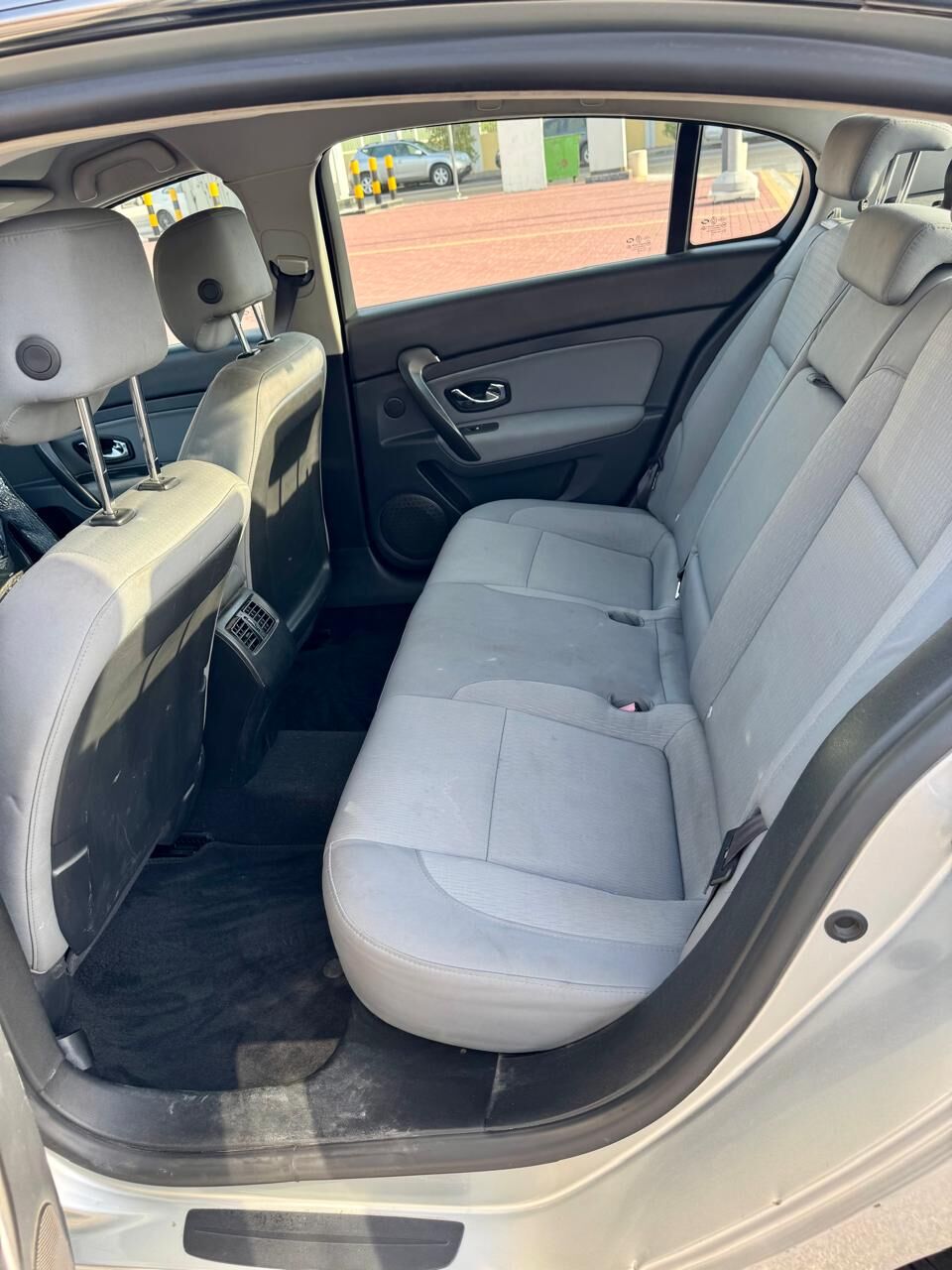 Dammam, Vehicles, Cars & Trucks , SAR 17500,  Renault Safrane,  2014,  Automatic,  117 KM,  Great Deal! Silver | 2.5L Engine | Very Low Mileage & Rear AC 🚗✨