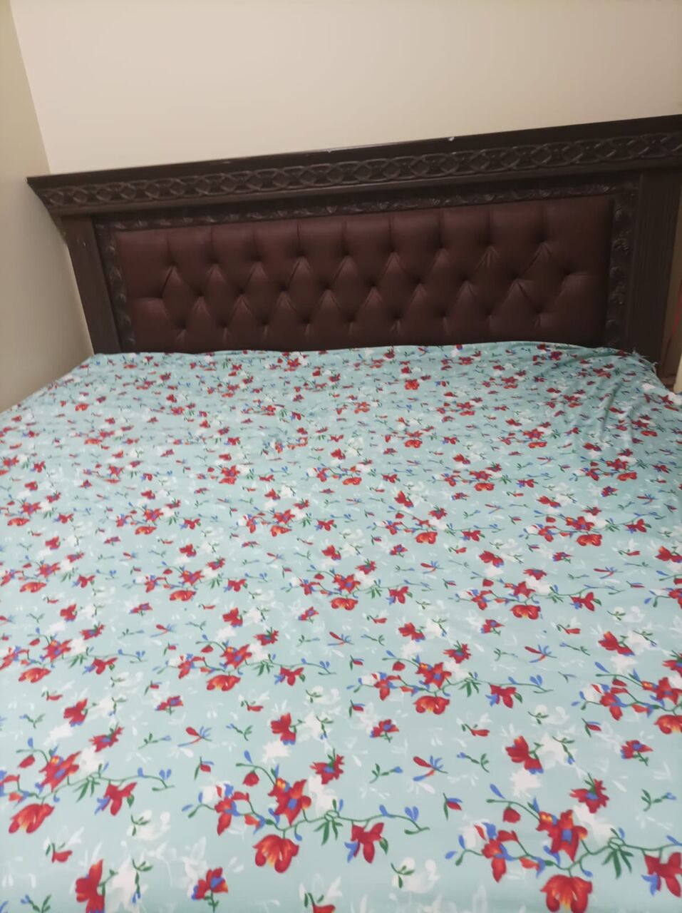 Ras Tanura, Household Items, SAR 850,  Super Deal: Complete King Size Bedroom Set + 3-Seater Sofa Absolutely FREE!