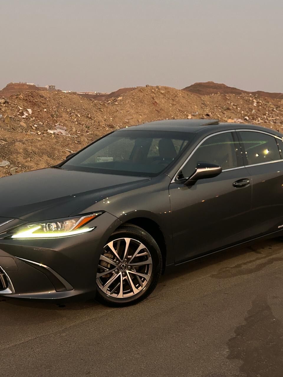 Jeddah, Vehicles, Cars & Trucks , SAR 150000,  Lexus ES 300h,  2022,  Automatic,  79000 KM,