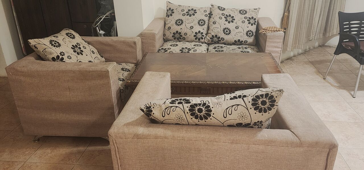 Riyadh, Furniture, SAR 499,  Sofa Set With Center Table