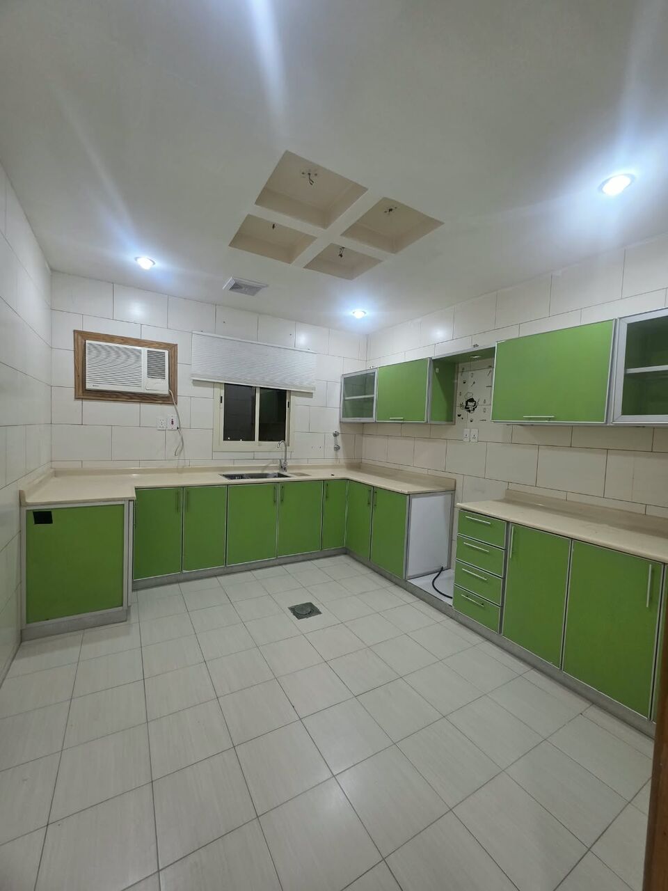 Al Aziziyah, Apartments, Flats, Houses & Villas, SAR 26600/year,  4 BR,  4 Bedrooms, A Hall,3 Bathrooms, A Kitchen,with Air Conditioners Installed