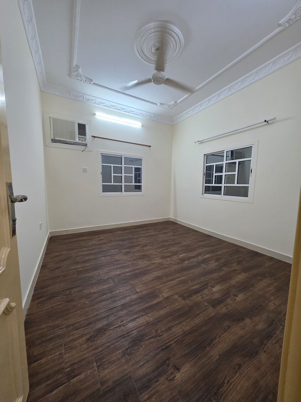 Hoora, Apartments, Flats, Houses & Villas, BHD 230/month,  2 BR,  - Very Neet & Clean Semi Furnished 2 BHK Flat With Unlimited Ewa @230/BD In Hoora