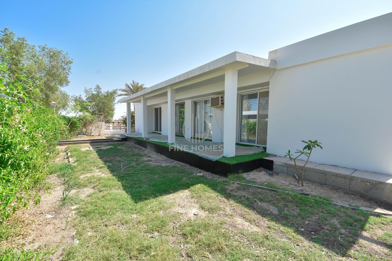 Sanad, Villas, BHD 550,  SEA SIDE |COMPOUND Semi  Furnished Fully Renovated Sanad