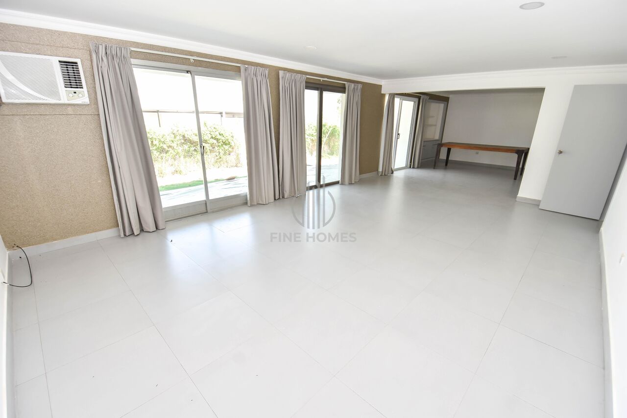 Sanad, Villas, BHD 550,  SEA SIDE |COMPOUND Semi  Furnished Fully Renovated Sanad
