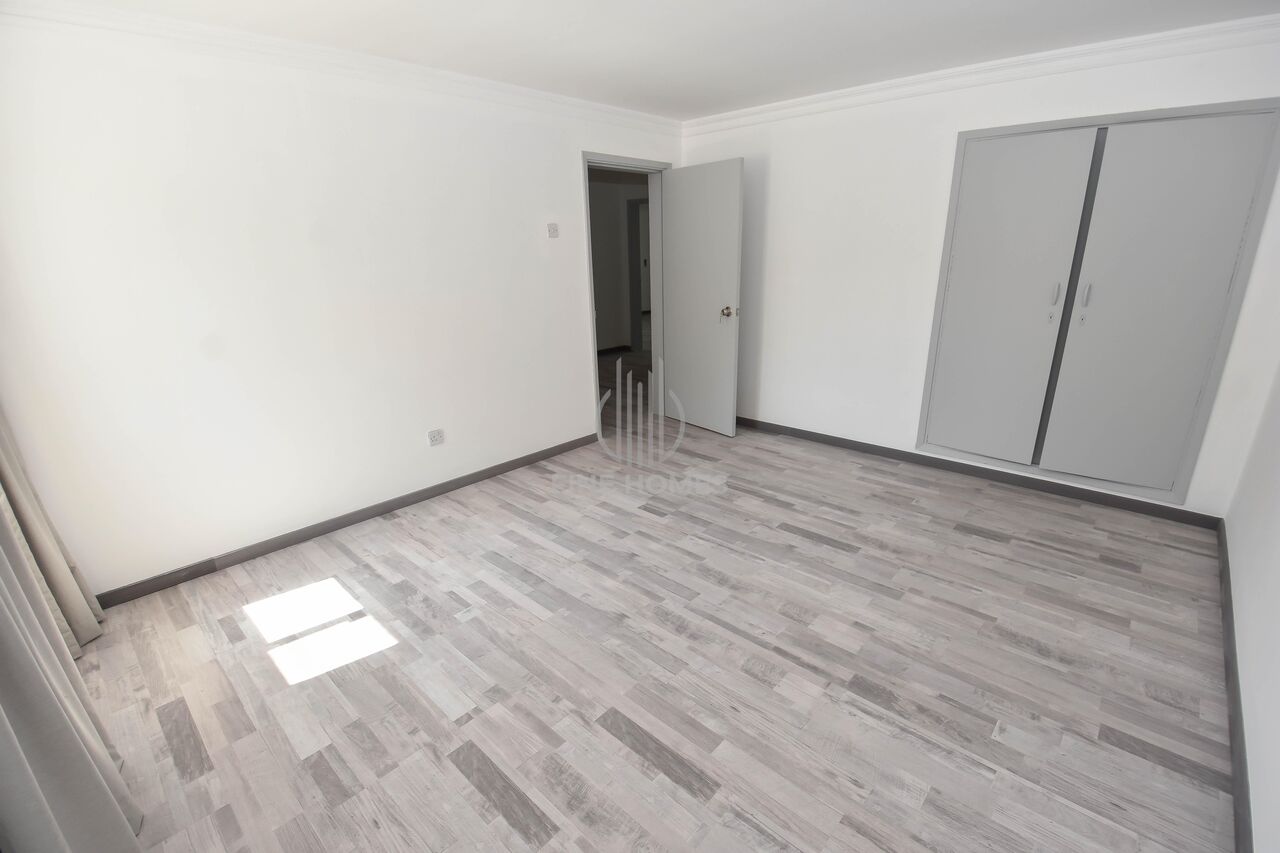 Sanad, Villas, BHD 550,  SEA SIDE |COMPOUND Semi  Furnished Fully Renovated Sanad