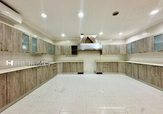 Kuwait City, Apartments, Flats, Houses & Villas, KWD 1150/month,  4 BR,  Four Bedroom Floor With Private Entrance For Rent In Jabriya