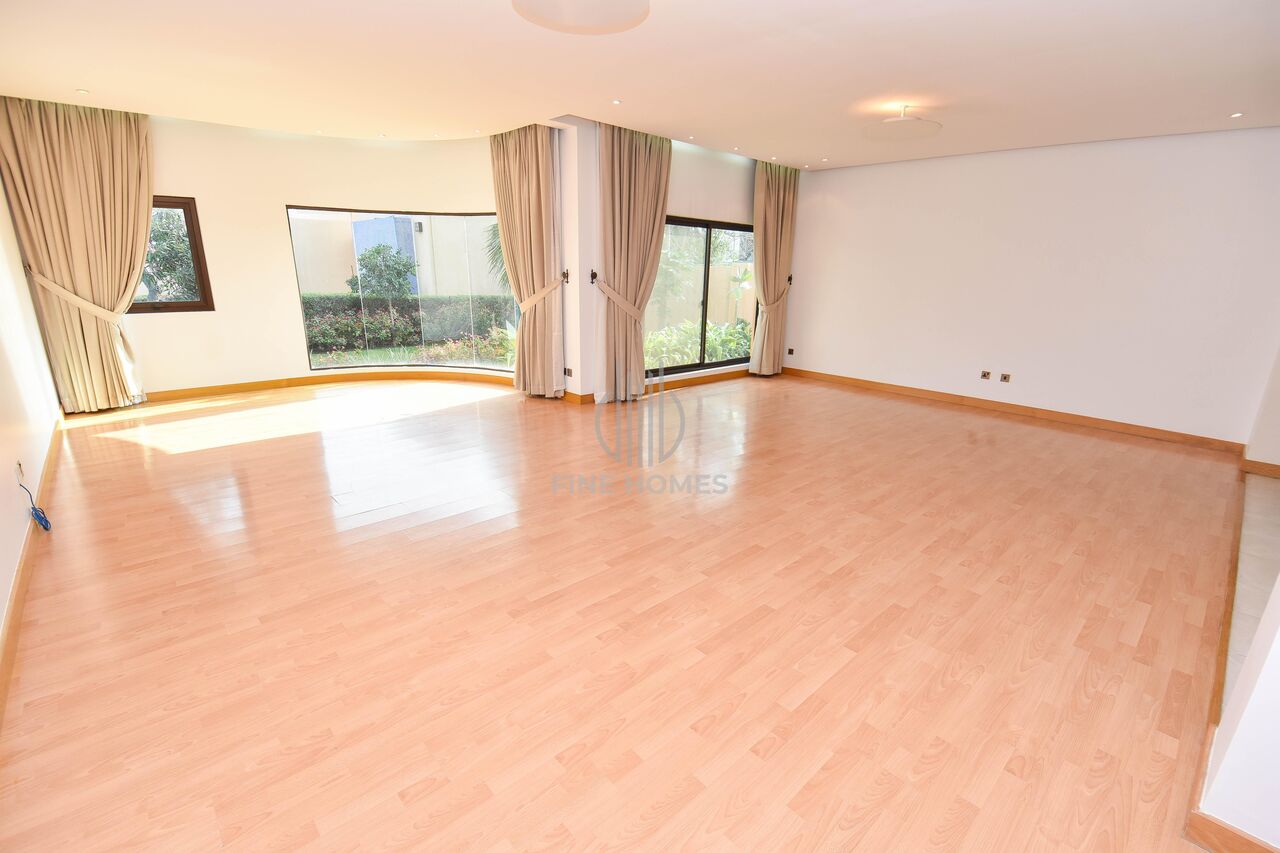 Barbar, Villas, BHD 900,  Ample Facilities! Single Storey Compound Villa!