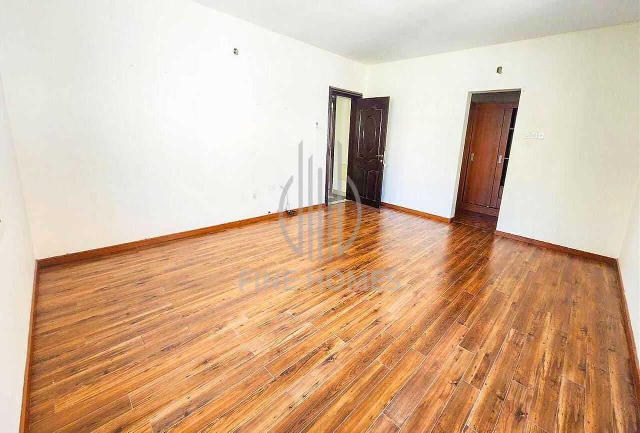 Manama, Villas, BHD 500,  Modern Villa, Well Maintained, Lush Garden