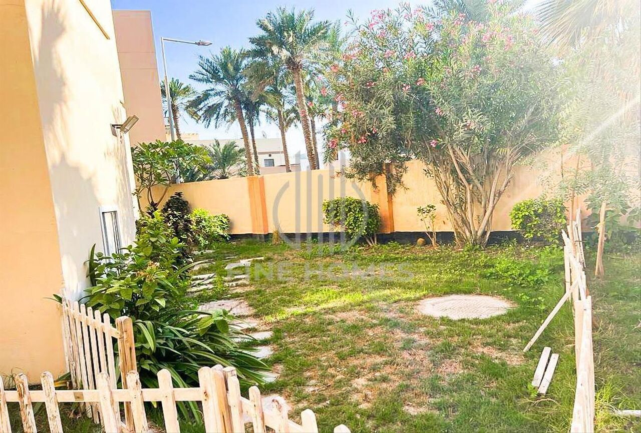 Manama, Villas, BHD 500,  Modern Villa, Well Maintained, Lush Garden