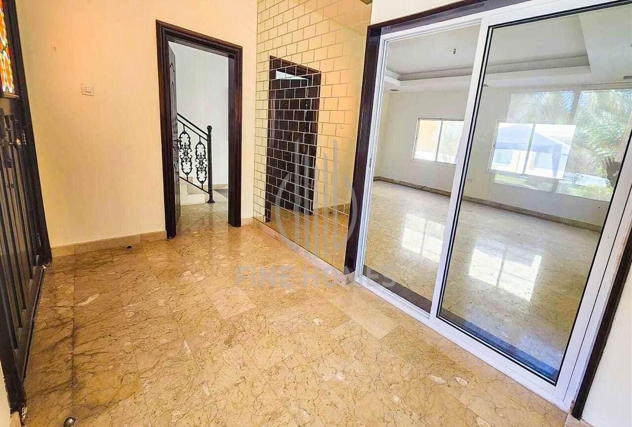 Manama, Villas, BHD 500,  Modern Villa, Well Maintained, Lush Garden