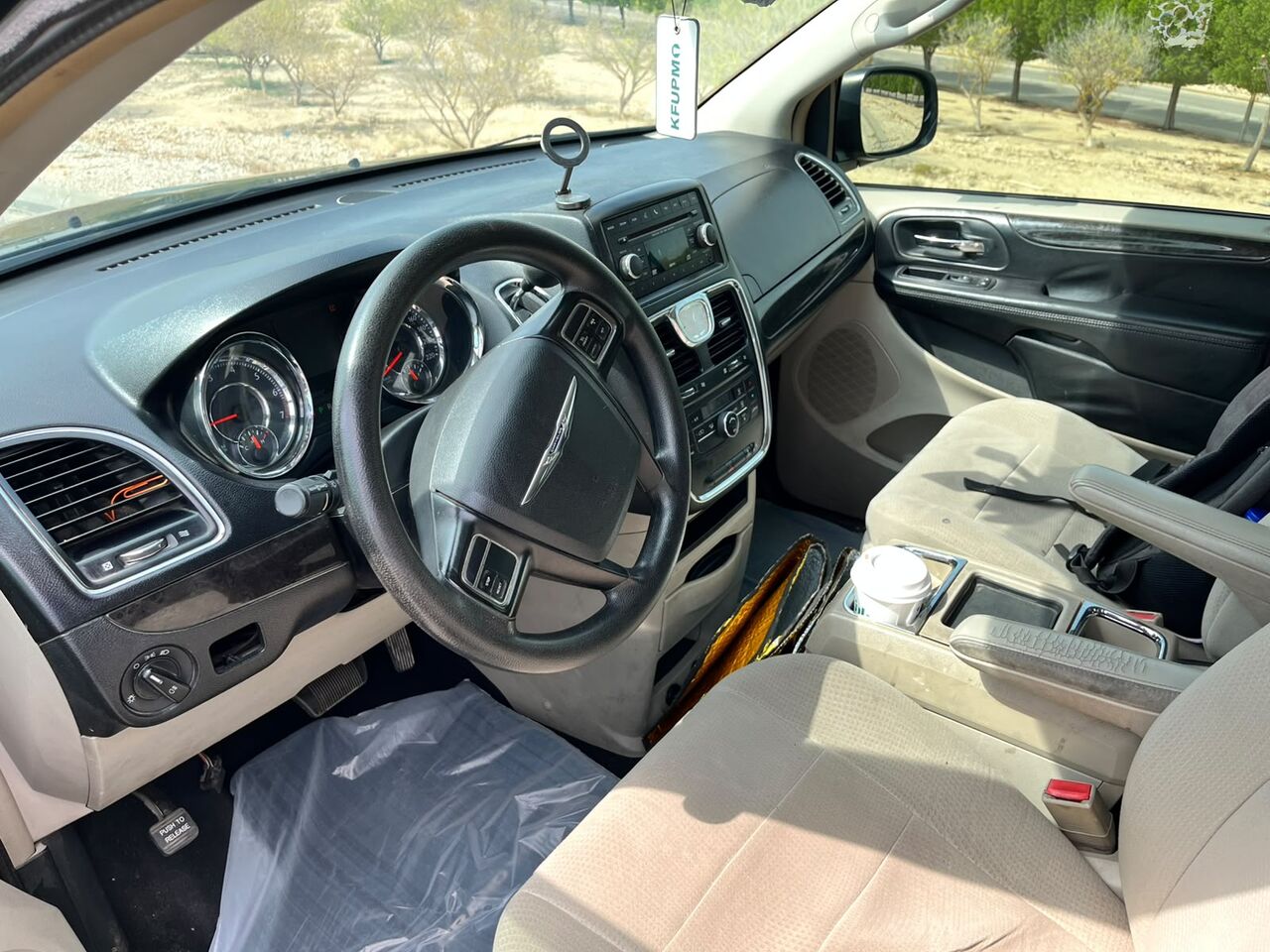Khobar, Vehicles, Cars & Trucks , SAR 25000,  Chrysler Grand Voyager,  2012,  Automatic,  216000 KM,    - Black, 7-Seater Family Minivan