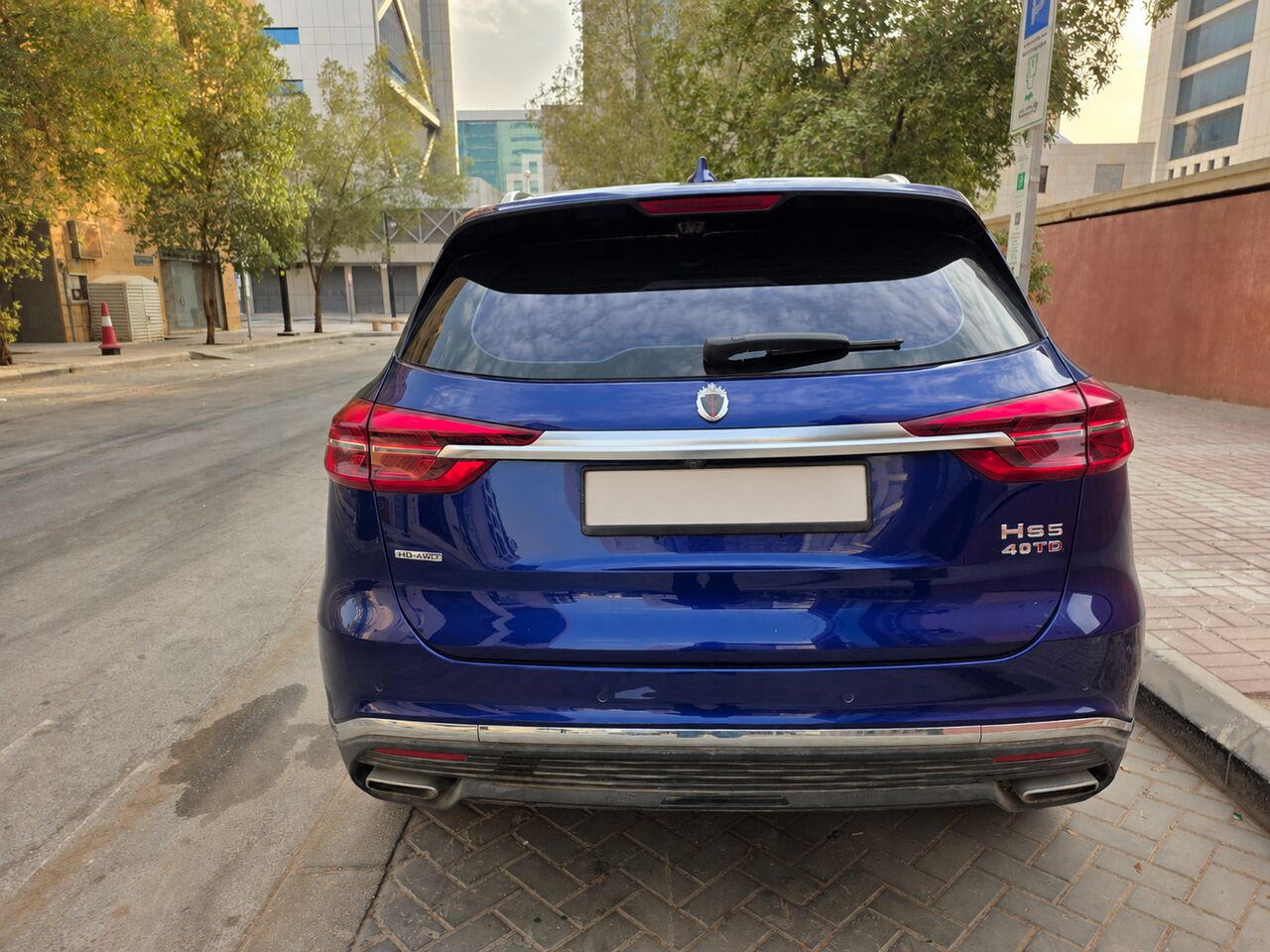 Riyadh, Vehicles, Cars & Trucks , SAR 60000,  HONGQI HS5,  2022,  Automatic,  55000 KM,   AWD (Full Option)