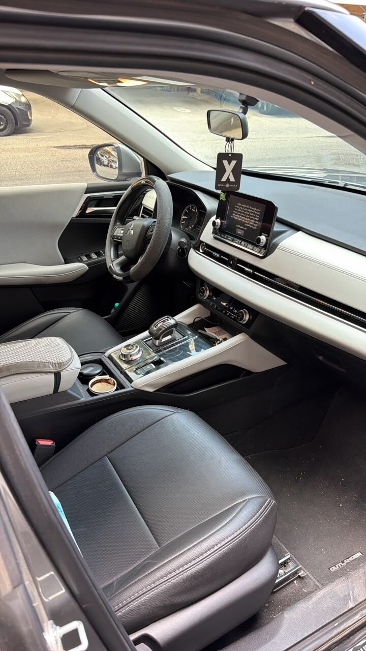 Jeddah, Vehicles, Cars & Trucks , SAR 72,  Mitsubishi 2023  Outlander,  2023,  Automatic,  63000 KM,   New 63.000km Only.