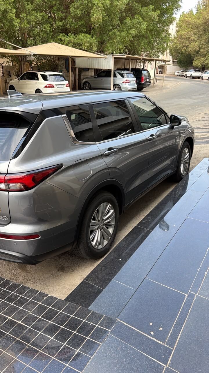 Jeddah, Vehicles, Cars & Trucks , SAR 72,  Mitsubishi 2023  Outlander,  2023,  Automatic,  63000 KM,   New 63.000km Only.
