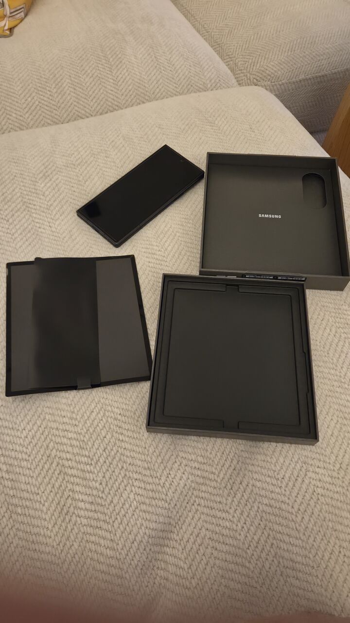 Riyadh, Mobile Phones, SAR 4500,  Samsung Galaxy Z Fold 7 512GB Graphite