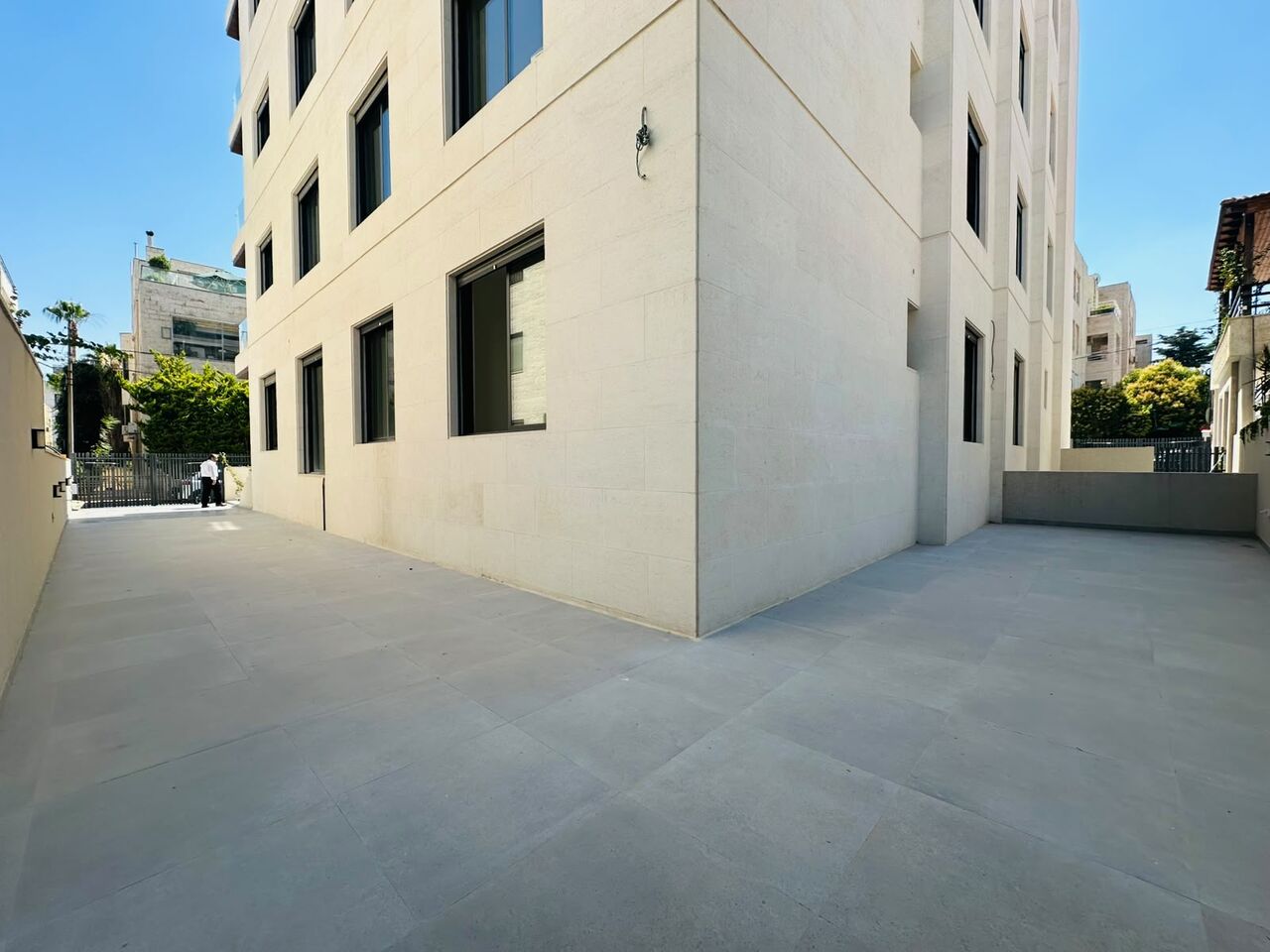 Abdoun, Apartments, Flats, Houses & Villas, JOD 22000/year,  Furnished,  3 BR,  170 Sq. Meter,  Ground Floor Apartment For Rent