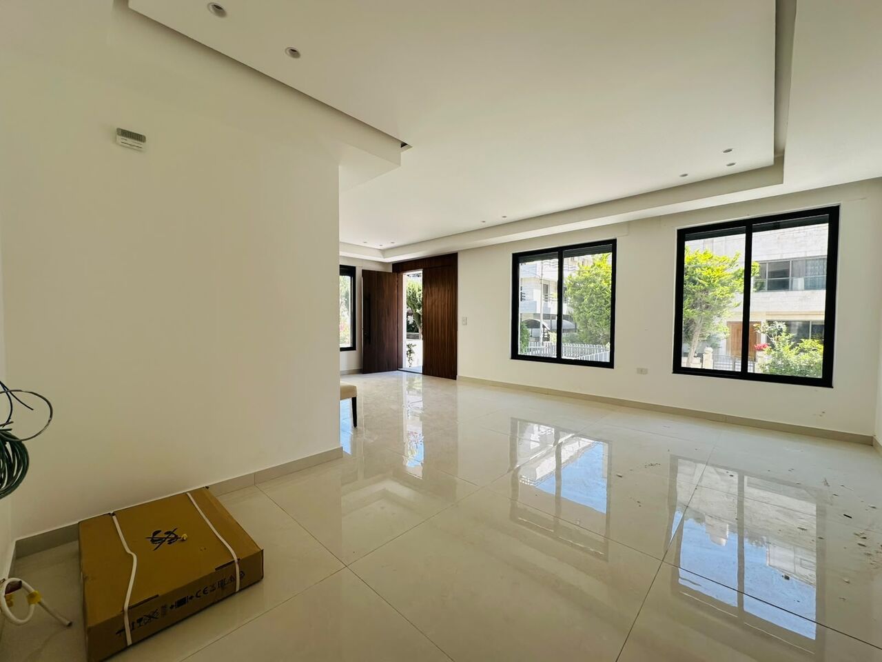 Abdoun, Apartments, Flats, Houses & Villas, JOD 22000/year,  Furnished,  3 BR,  170 Sq. Meter,  Ground Floor Apartment For Rent