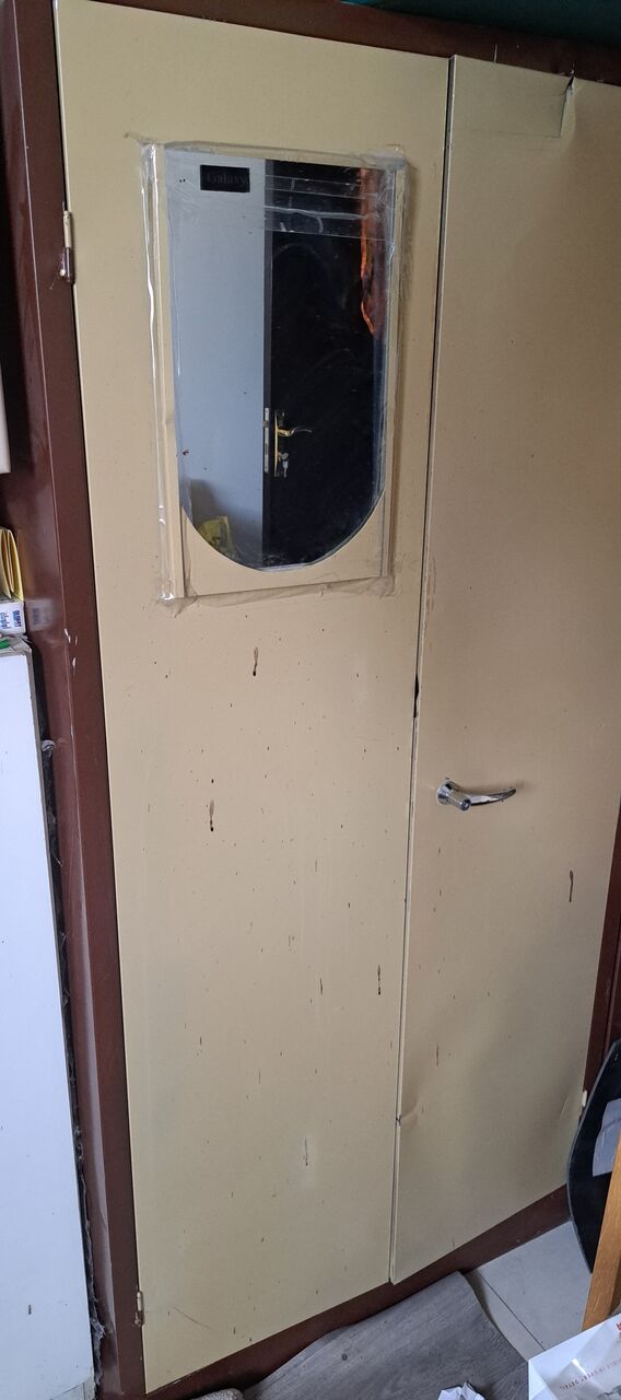 Riyadh, Household Items, SAR 1,  Oven, Steel Cabinet, 5 Burner Gas