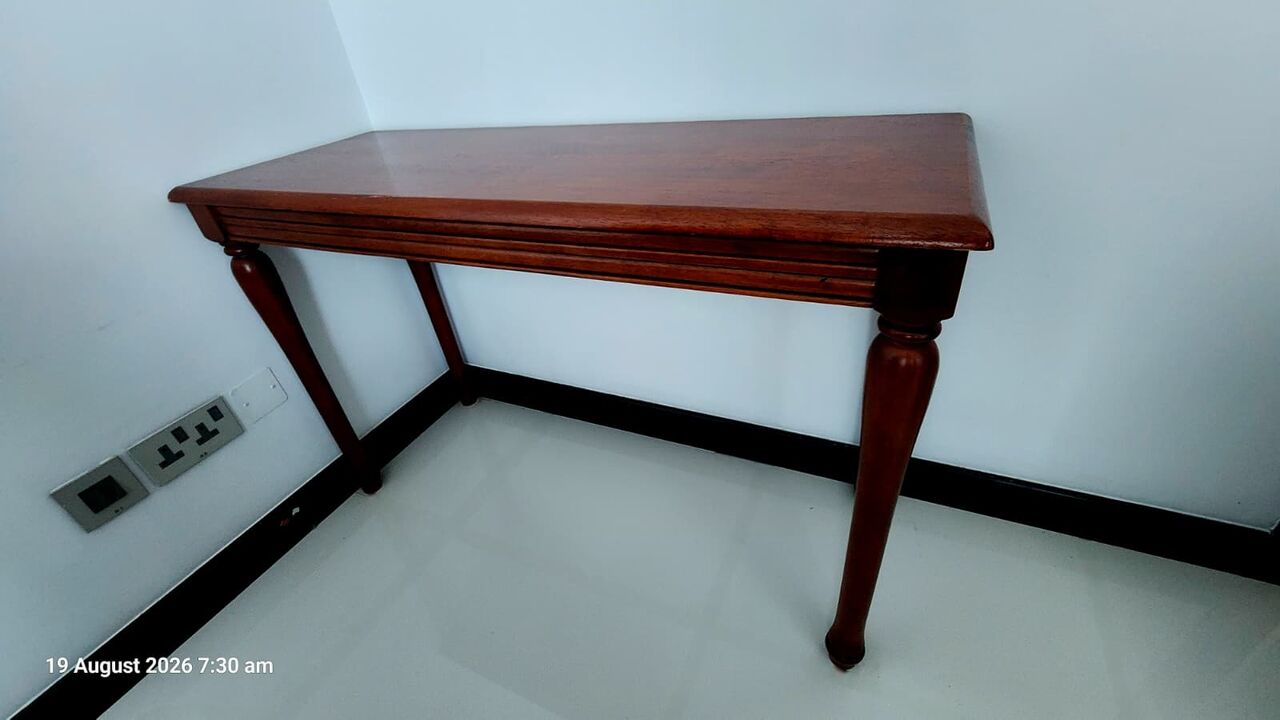 Juffair, Furniture, BHD 25,  Classic Solid Wood Console / Hallway Table