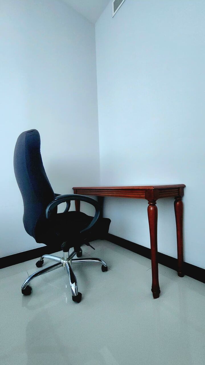 Juffair, Furniture, BHD 20,  Comfortable High-Back Executive Computer Chair &ndash; Chrome Base  Description: