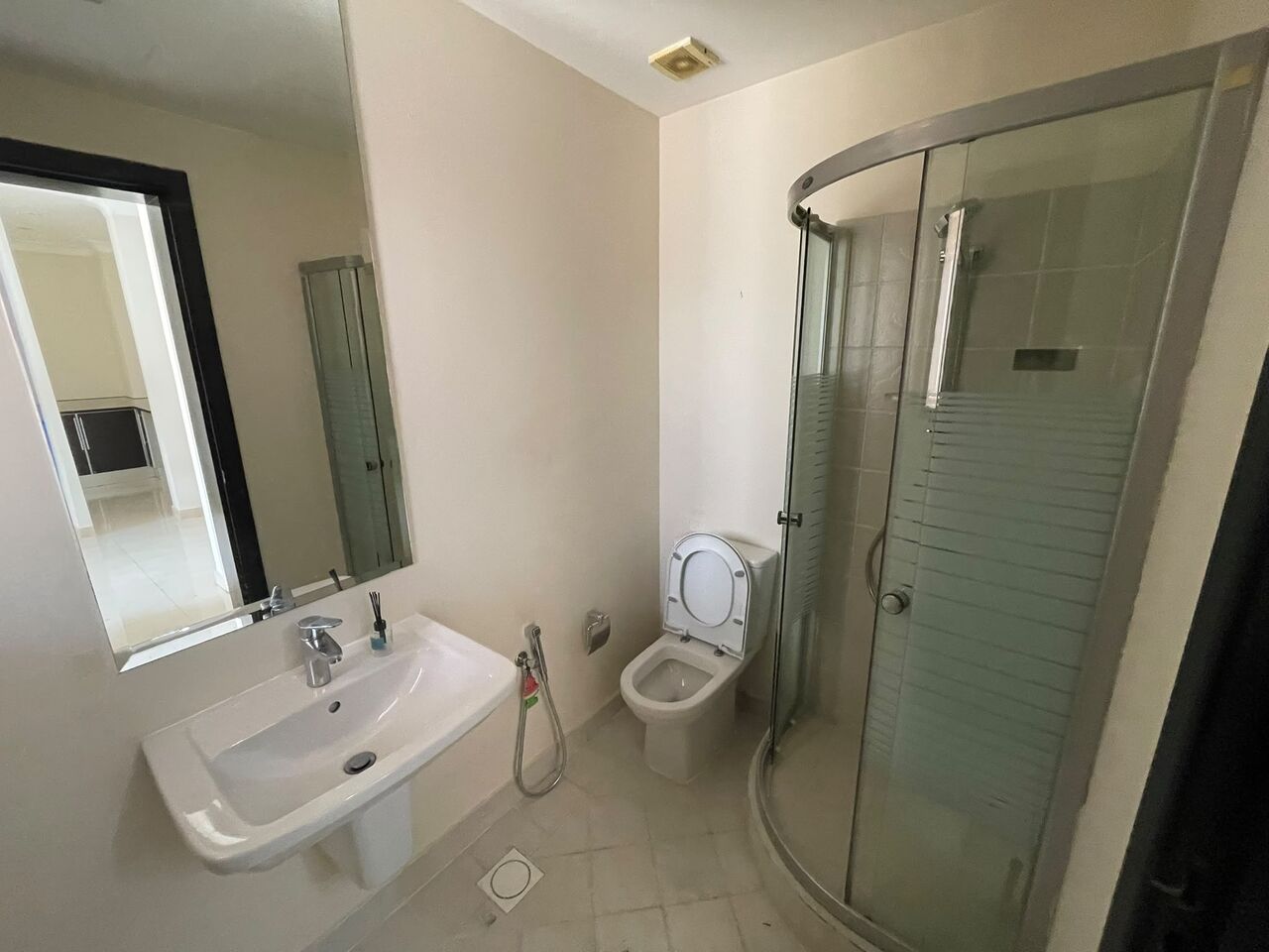 Juffair, Villas, BHD 450,  350 Sq. Meter,  VILLA WITH PRIVATE POOL |  3 BEDROOMS | RENT 450 BHD  | JUFFAIR