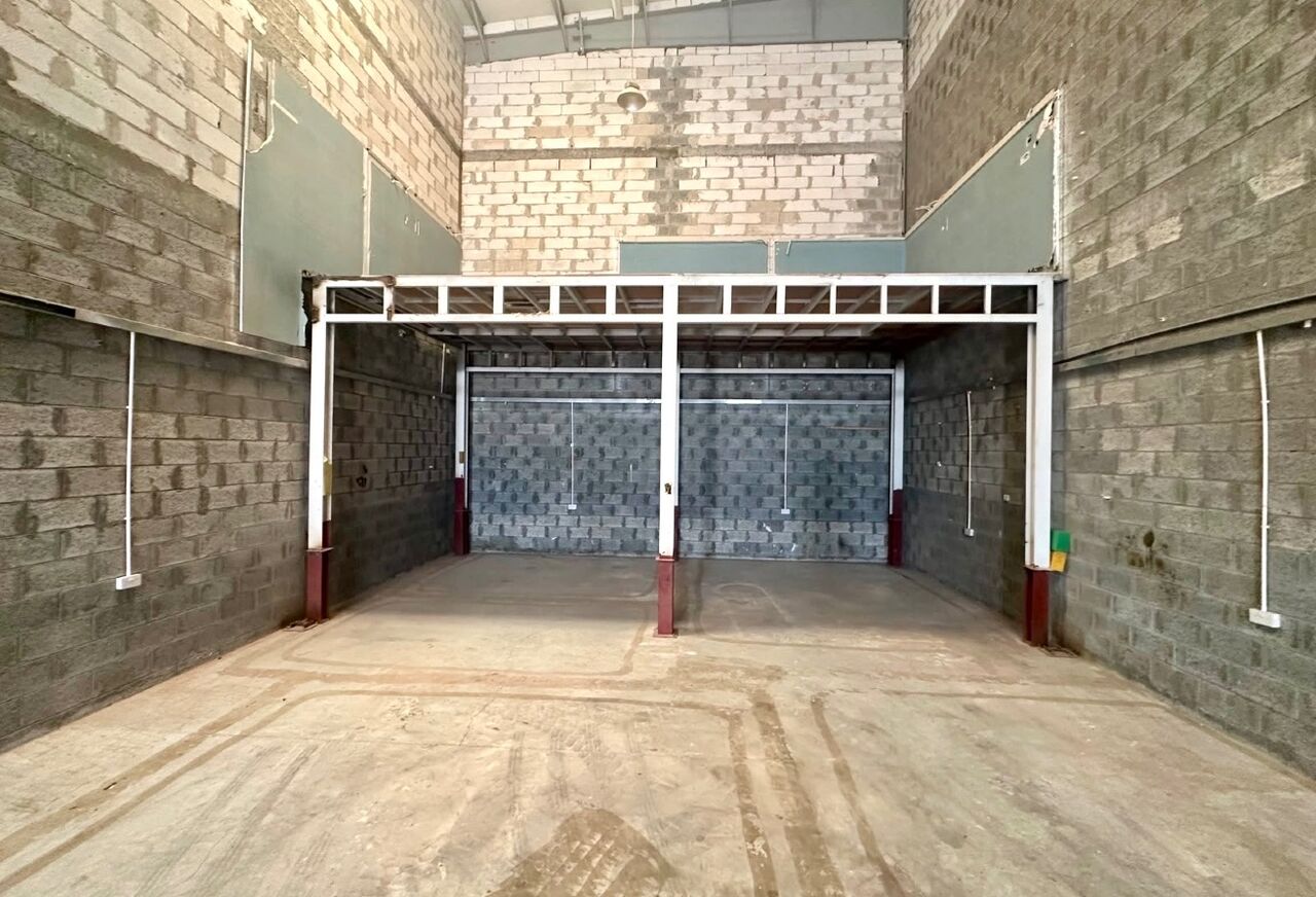 Hidd, Warehouses, BHD 600,  SPACIOUS WAREHOUSE FOR SALE | 210 SQM