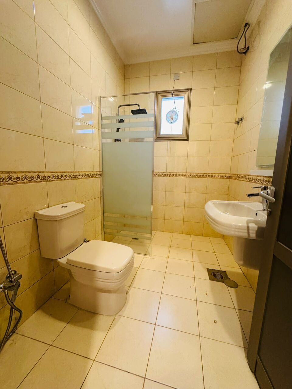 Kuwait City, Apartments, Flats, Houses & Villas, KWD 700/month,  3 BR,  For Rent In Al-Khalidiyah, A Prime Location: A 3-bedroom Apartment.