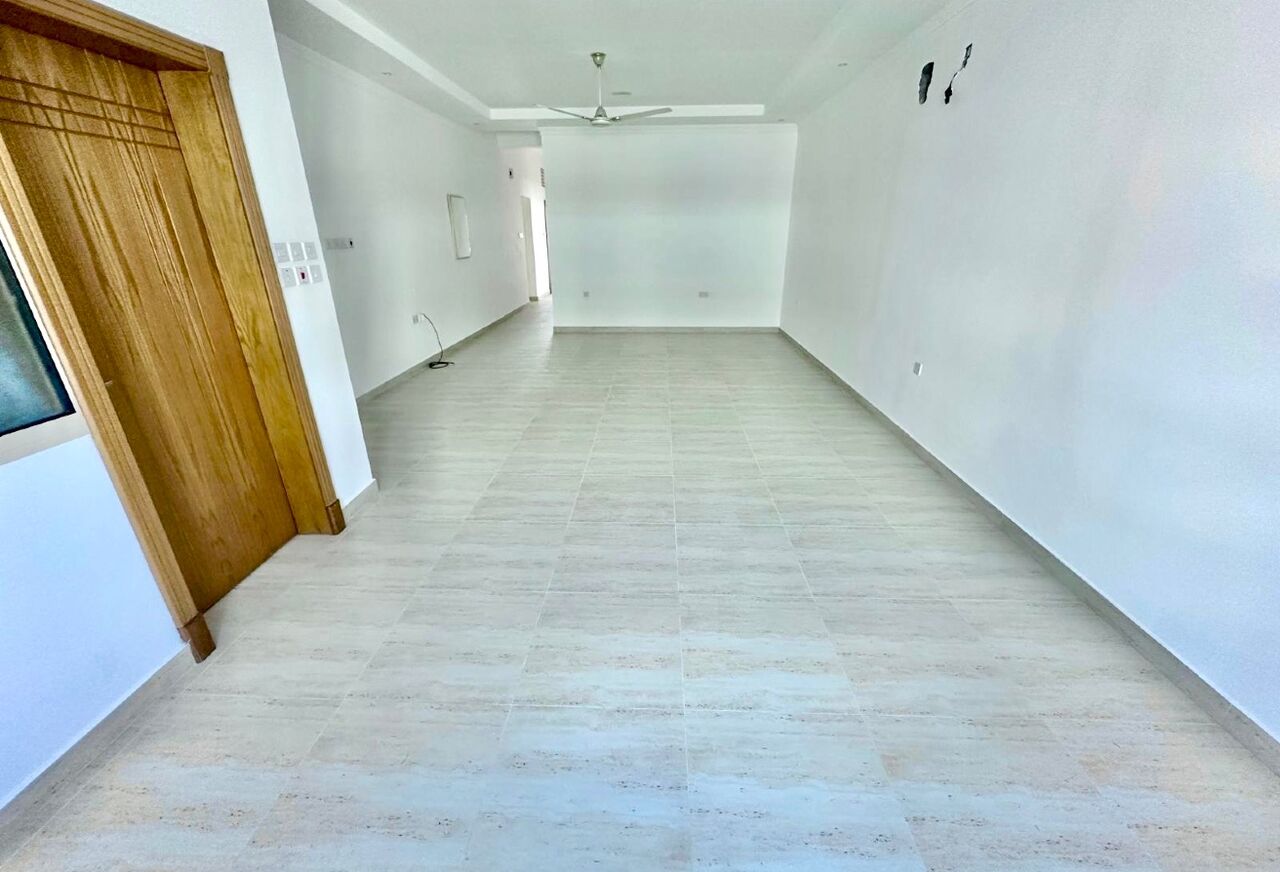 Tubli, Apartments, Flats, Houses & Villas, BHD 250/month,  3 BR,  SEMI FURNISHED FLAT FOR RENT | WITH PARKING
