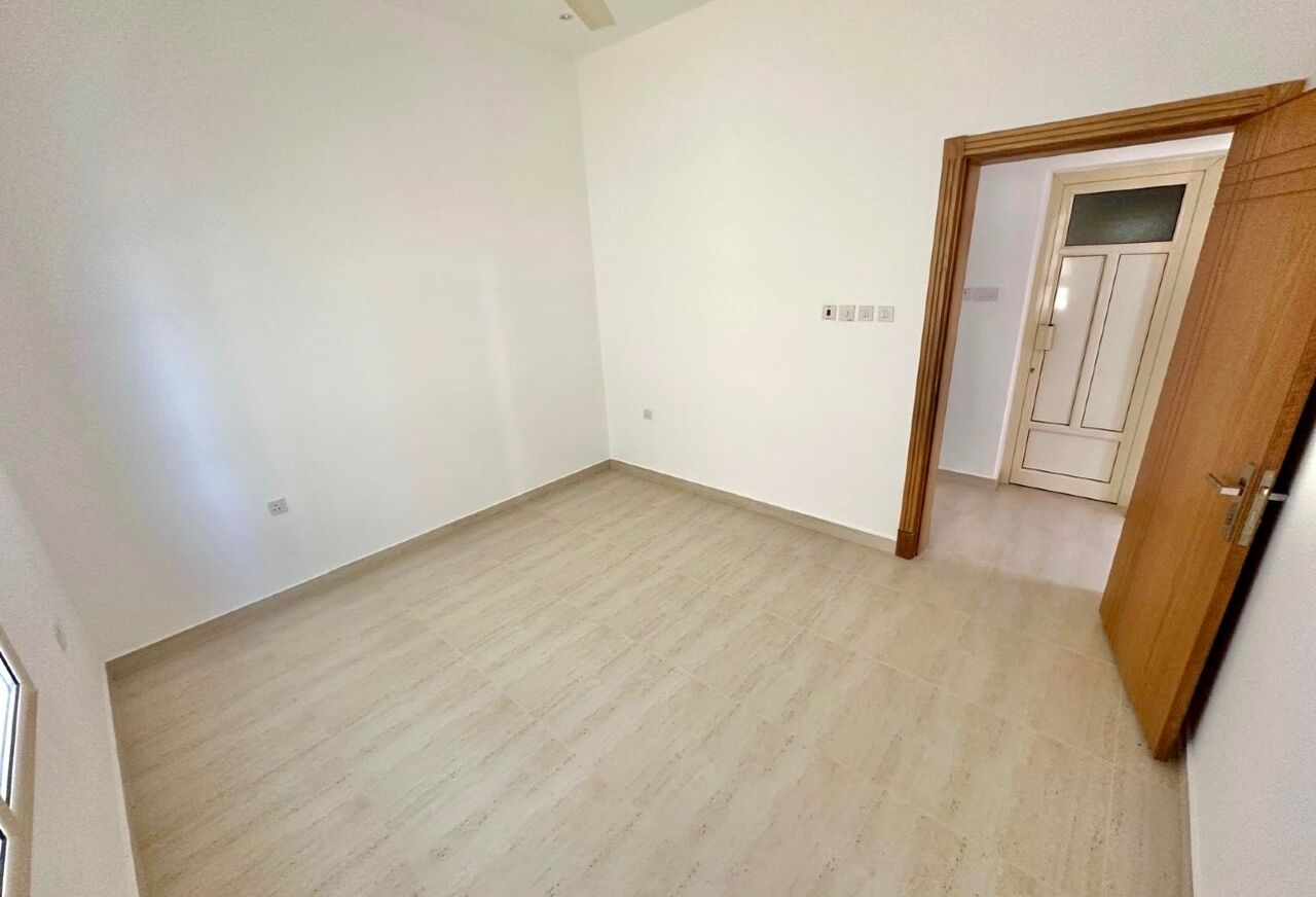 Tubli, Apartments, Flats, Houses & Villas, BHD 250/month,  3 BR,  SEMI FURNISHED FLAT FOR RENT | WITH PARKING