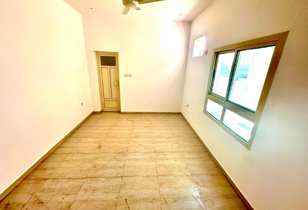 Tubli, Apartments, Flats, Houses & Villas, BHD 250/month,  3 BR,  SEMI FURNISHED FLAT FOR RENT | WITH PARKING